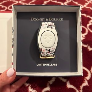 Brand New Disney Dooney & Bourke Limited Release 4th of July Magic Band